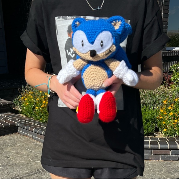 Hand Crocheted Sonic the Hedgehog Stuffed Animal Plushie! - Picture 3 of 17